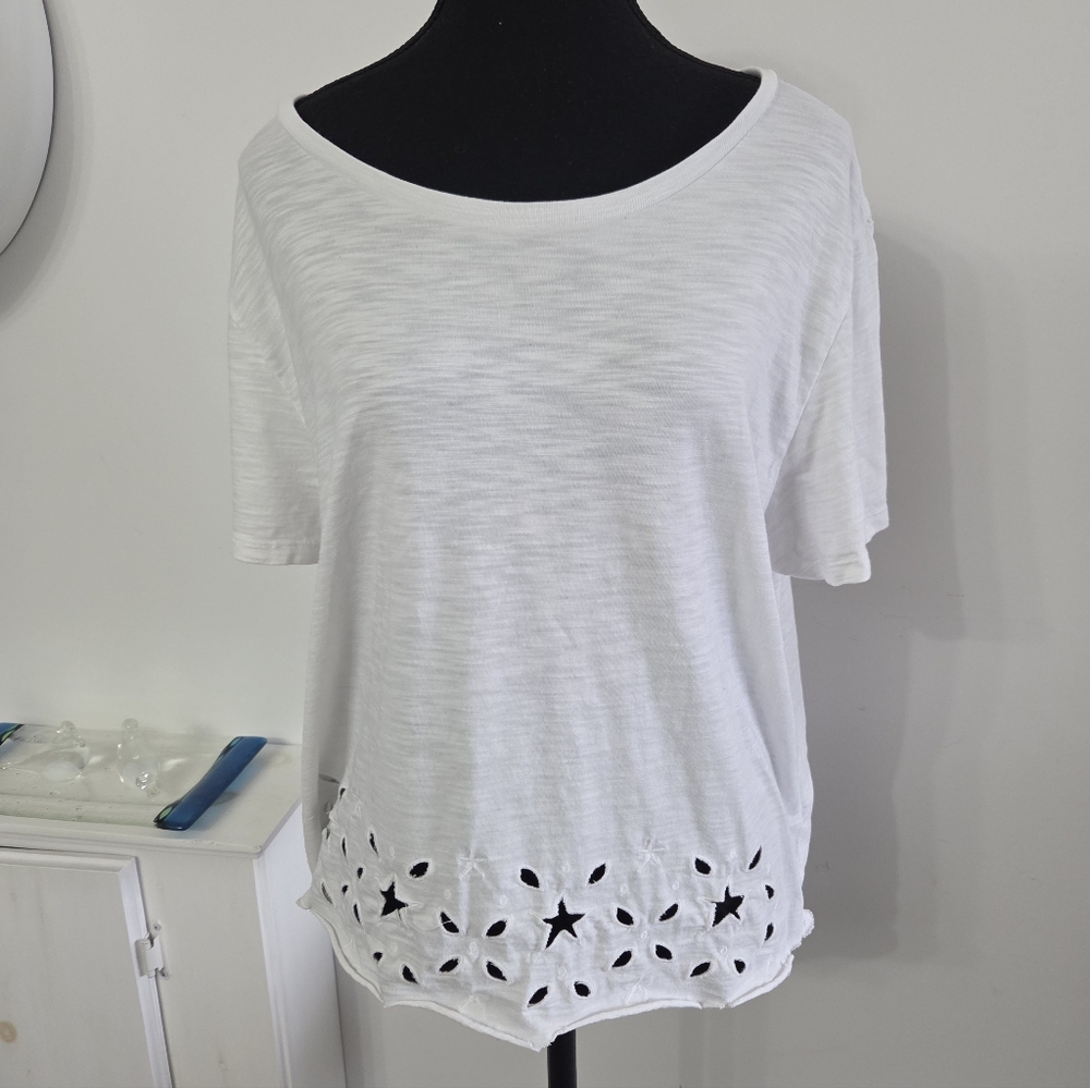 CHRLDR t-shirt with embroidery and cutouts Sz XL